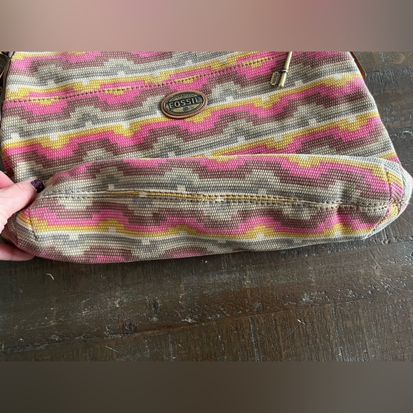 Fossil Explorer Aztec fold over bag/purse - Picture 8 of 16